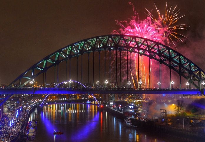 MIDNIGHT_FIREWORKS_ON_TYNE_10