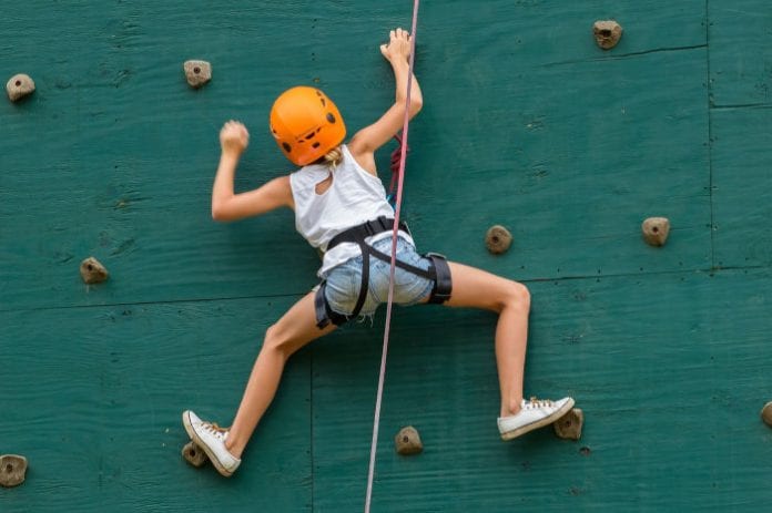 climbing-3757765_1280-2