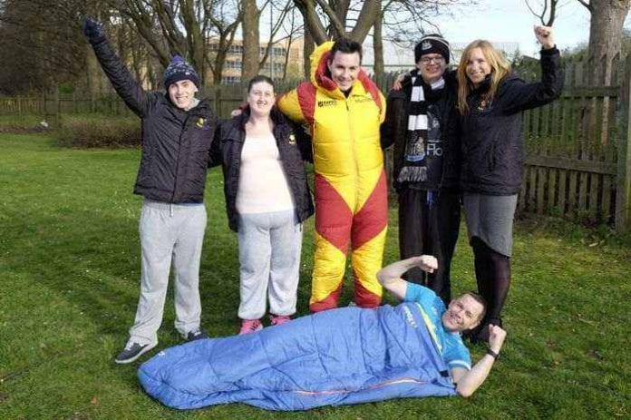 rsz_cole_forster_amber_studholme_lewis_codling_ross_keeley_and_paula_gascoigne_with_iain_jamieson_in_his_sleeping_bag_I_Love_newcastle_magazine_2